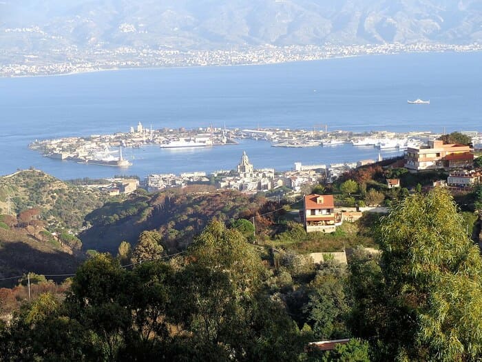 Stretto di Messina foto